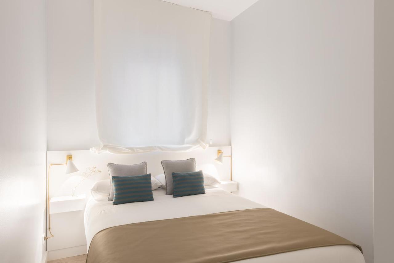Carretas Apartments Madrid Exterior photo